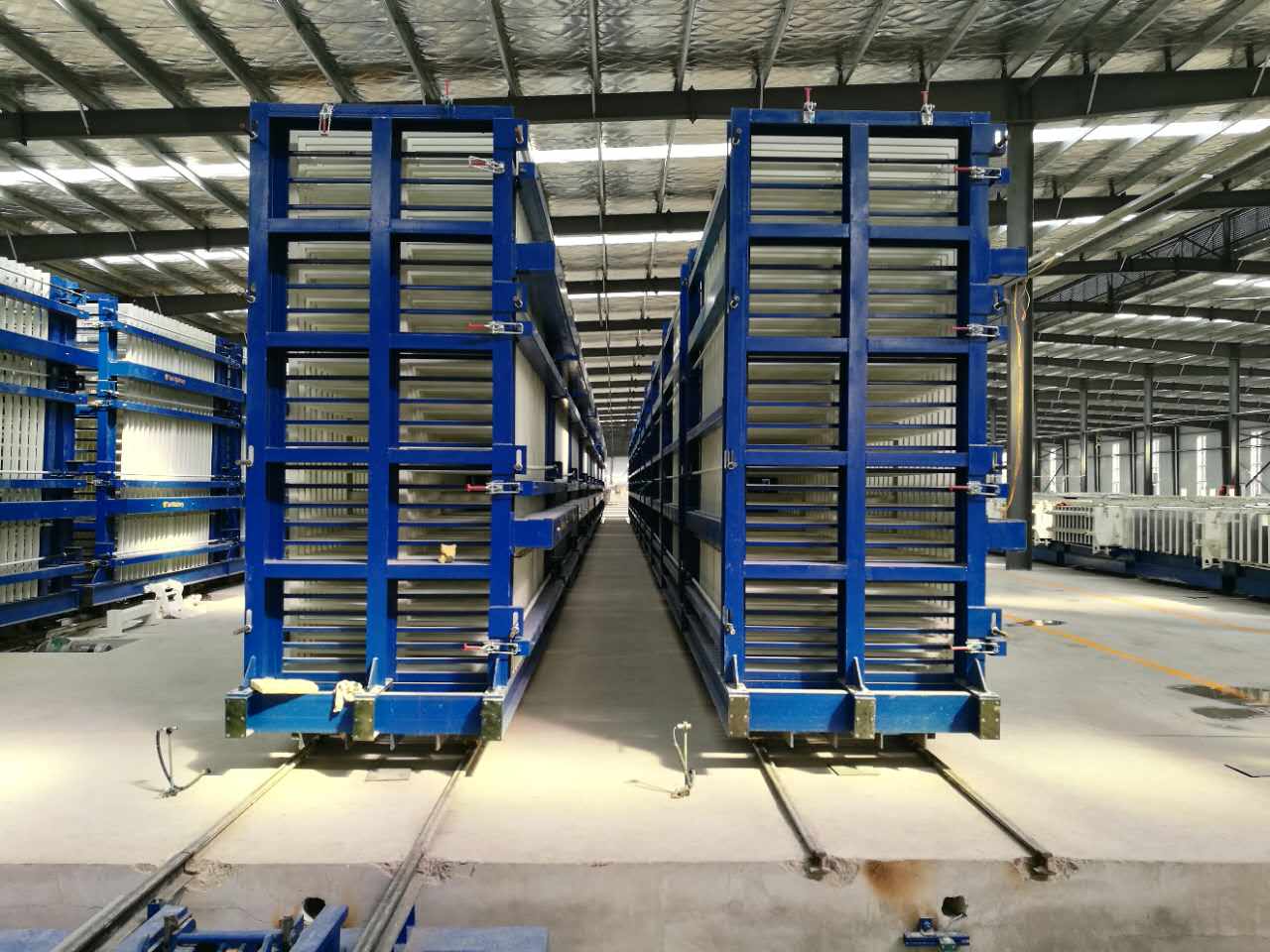 復合墻板機產(chǎn)量高丨隔墻板設備自動化程度高