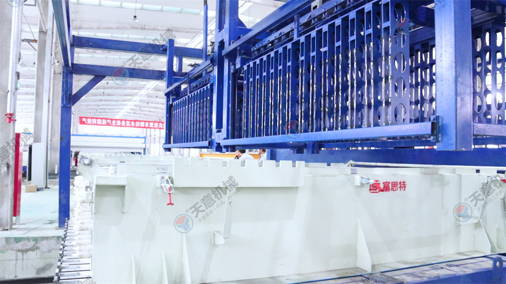 墻板機(jī)操作簡單 墻板設(shè)備技術(shù)成熟